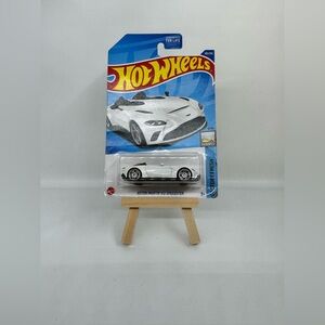 Hot Wheels Aston Martin V12 Speedster Mainline